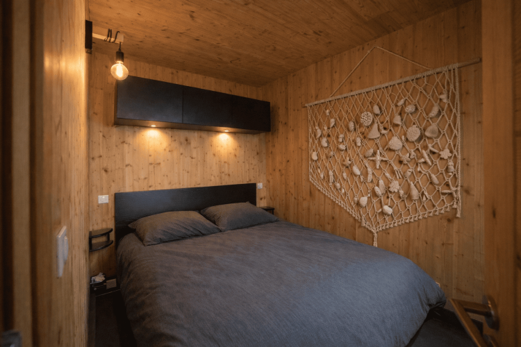 Chambre douillette près de la plage dans un chalet