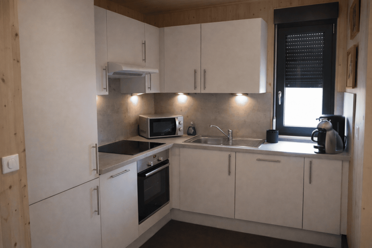 Cuisine équipée pour gîte alsacien